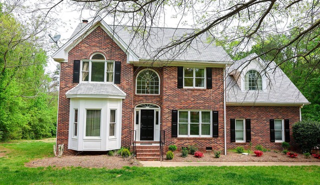 Modern secluded home minutes from DT Raleigh and NCstate