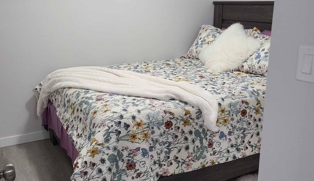 Modern, serene & cozy 2 bedroom | Ideal for travelers, families & work trips