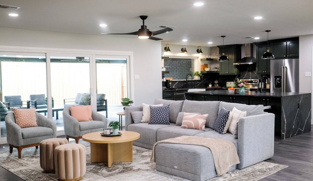 Modern & Serene Home in Midland - Fast WiFi, King Beds, RO, Gazebo, & Firepit