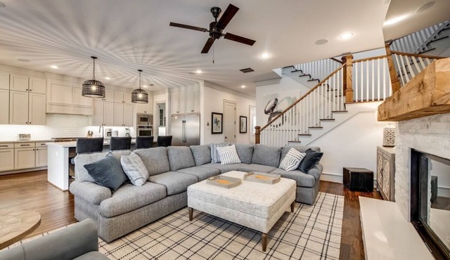 Modern Serenity: 3 Beds of Calm & Style