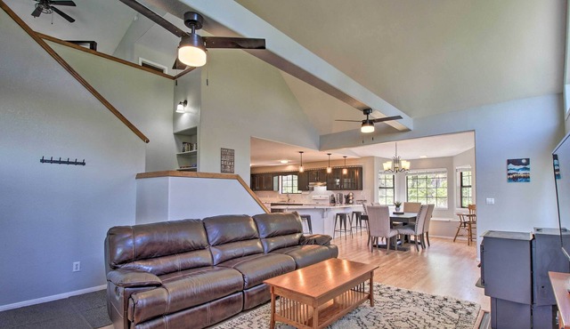 Modern Show Low Retreat w/ Deck & Mtn Views!