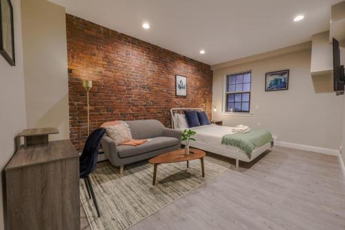 Modern Simple Studio South End