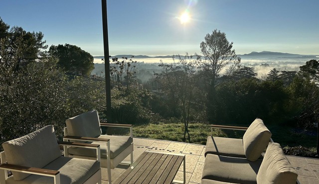 Modern single-storey house with exceptional views!
