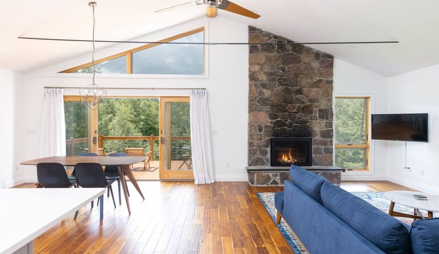 Modern Ski-Home in the Mountains with Views