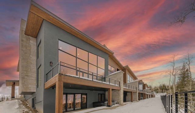Modern Ski-In/Out Home in Brian Head w/Deck
