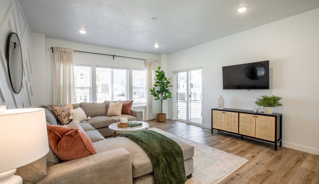 Modern ski-season escape in American Fork