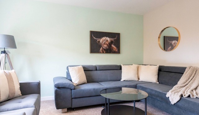 Modern Snug Home in Grangemouth