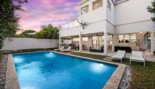 Modern SoBe Mansion with Poolside Cabana