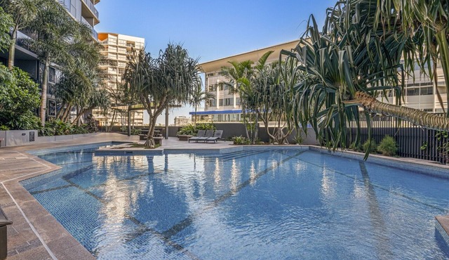 Modern South Bank Apt | Walk to Dining