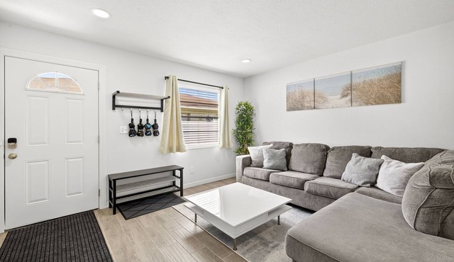 Modern South Tampa Retreat Near Beaches, Dining & Airport