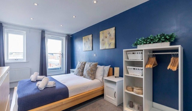 Modern & Spacious Home in Central Cheltenham