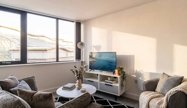 Modern & Spacious 1 Bed Flat in Central Wrexham