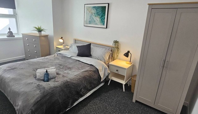 Modern, Spacious 2-Bed Apartment