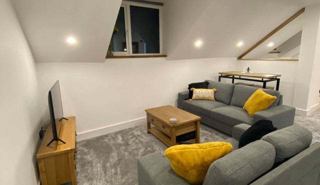 Modern, Spacious 2 Bedroom Apartment