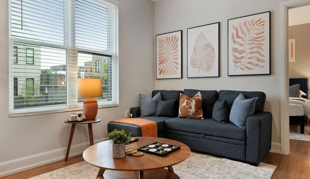 Modern & Spacious 2Bed 2 Bath in Italian Village w Parking, Gym, Pool & Workstation