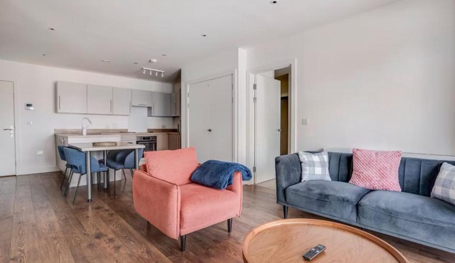 Modern, Spacious 2bed, 2bath apartment in Barking