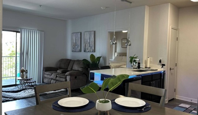 Modern Spacious 2BR/2BA in Vegas