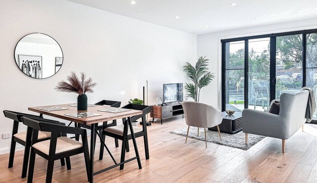 Modern Spacious 3BR2BA townhouse Glen Waverley