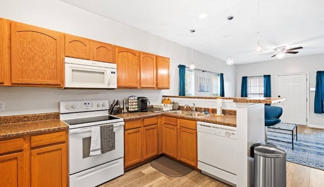 Modern| Spacious 3BR + 2B| 5 mins to DT Durham