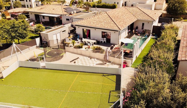 Modern, spacious, air-conditioned villa with swimming pool and playground, near Sommières