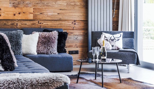 Modern, spacious apartment in the centre of Morzine near the ski lifts.