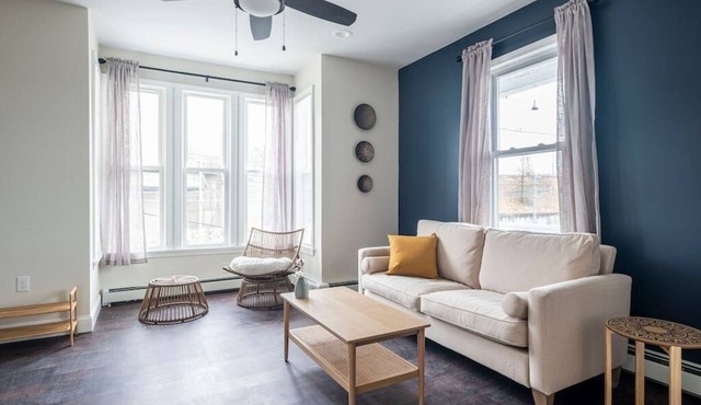 Modern & Spacious Apt For Your Group★ Hosts 6 People | Near Downtown & Fed. Hill