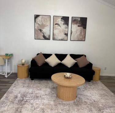 Modern Spacious Condo Ideal for Relaxation Stays