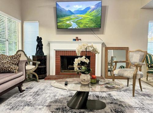 Modern & Spacious Family and Friend 4B3B House