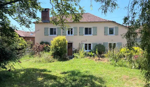 Modern, spacious Des Cîmes gîte in beautiful natural surroundings