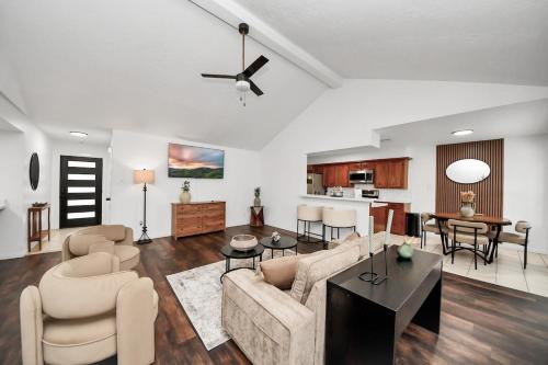 Modern & Spacious Home Stylish Design Aztec