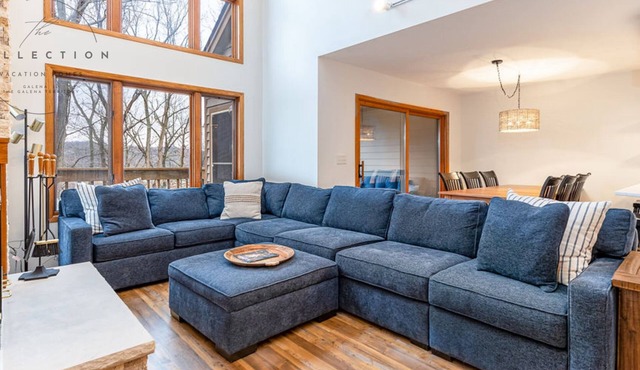 Modern Spacious Lake View Villa | 3BR | King Beds | Amenity Access | Foosball!
