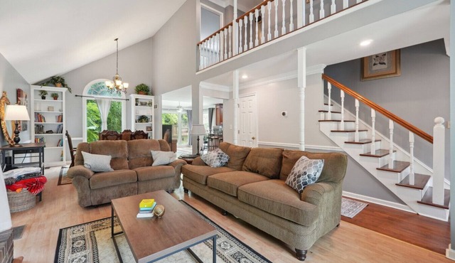 Modern Spacious Luxury Retreat in ATL With Pool