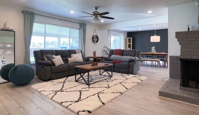 Modern, spacious, quiet home close to the River