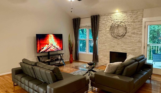 Modern Spacious Retreat near Braves stadium