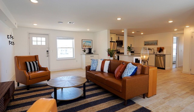 Modern Spacious Beach Getaway + Private Deck - 604 #5