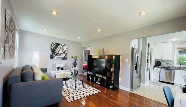 Modern & Spacious-walk to metro w/parking On-site