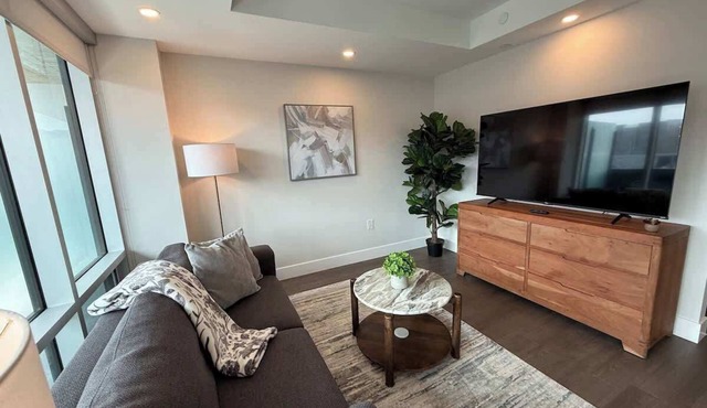 Modern & spotless 1 BR downtown with 6 appliances