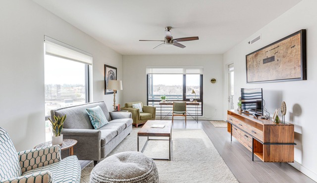 Modern Springfield Apartment ~ 7 Mi to Downtown!