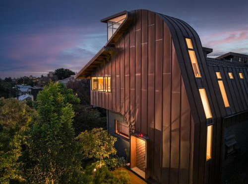 Modern St Kilda Apartment