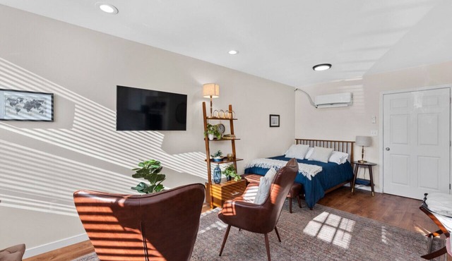 Modern Standalone Studio Unit in Walker's Point MKE