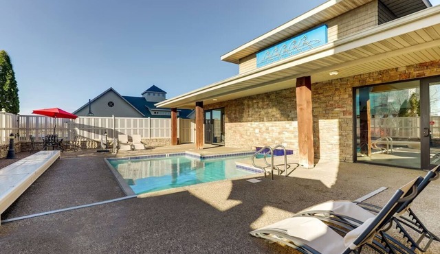 Modern Stay in Moline | 1 Unit | Near Downtown