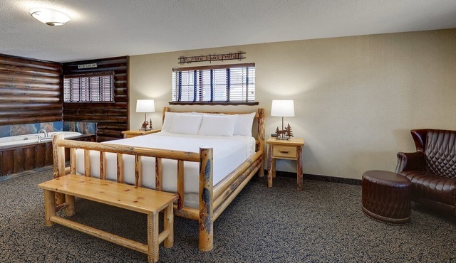 Modern Stay in Moline | 1 King Bed | Near Downtown