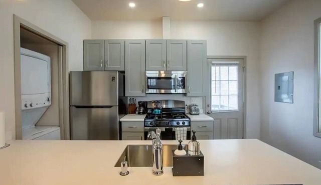 Modern Stay MINS↠Downtown SLC 2BD with Bunk Bed