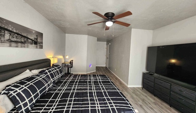 Modern Stay Near Fort Sill + Park & Shopping