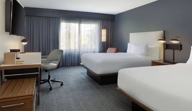 Modern Stay with 2 Queen Beds, Free Parking, and Close to Major Highways