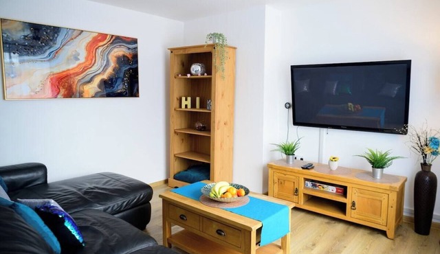 Modern Strelley Escape - Peaceful & Convenient