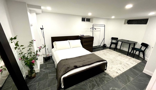 Modern Studio: views of NYC skyline, 4 miles from World Cup - MetLife Stadium