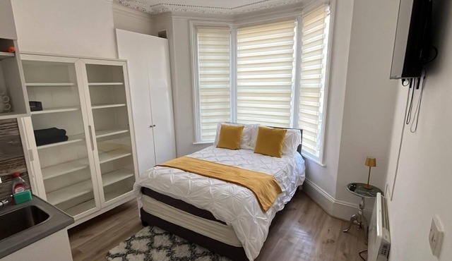 Modern Studio 3 near Emirates Stadium