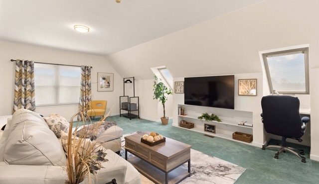 Modern Studio Apartment in Tranquil wooded setting, minutes from I-40 & I-77.