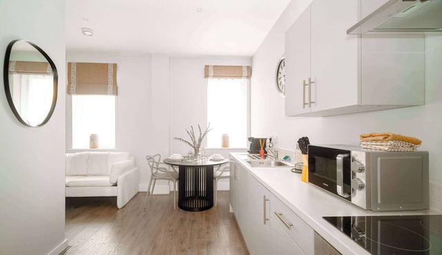 Modern Studio Apartment in Waterloo, Liverpool